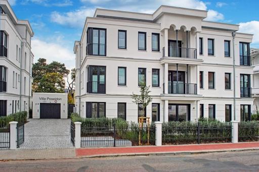 Villa Poseidon mit Balkon, strandnah und zentral - Housity