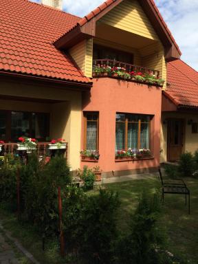Lana House - Housity