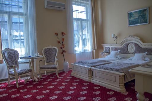 Hotel Astoria - Housity