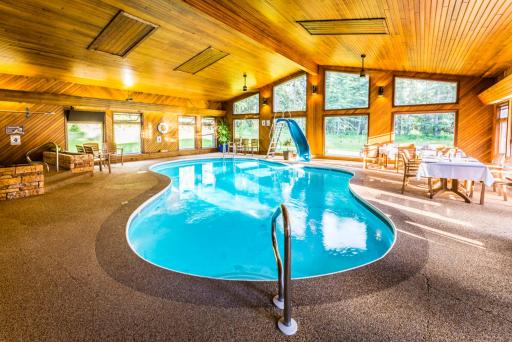 Rustlers Lodge - Housity