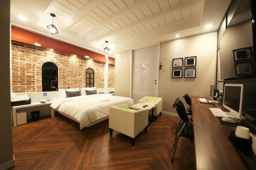 Premium Ava Hotel - Housity