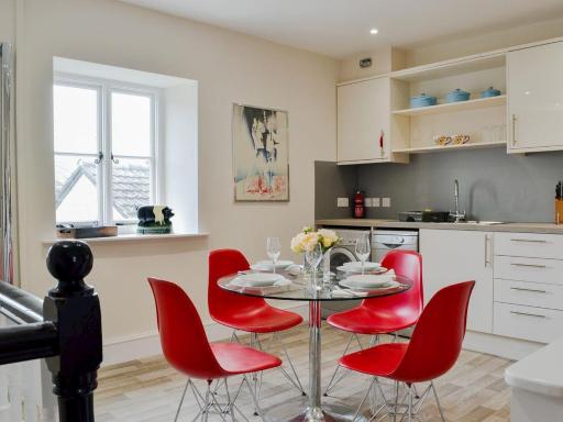 Pomegranate - Housity