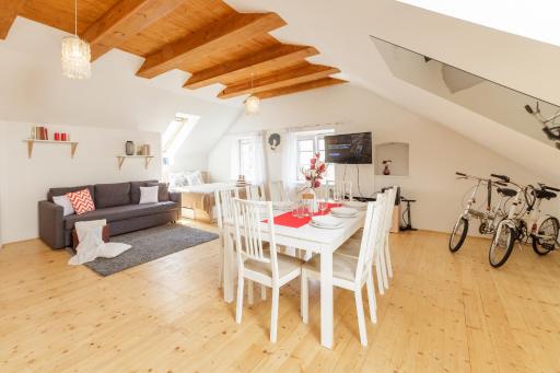Old Town Charles Apartments - Housity