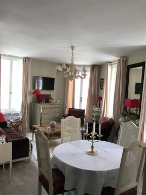 LA RIEUSE PROUT-PROUT - Housity