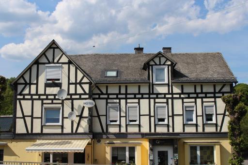 Hotel Garni-Tell - Housity