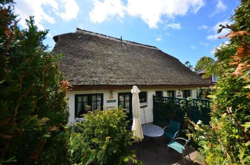 Lotsenhaus-in-Gross-Zicker-Halbinsel-Moenchgut - Housity
