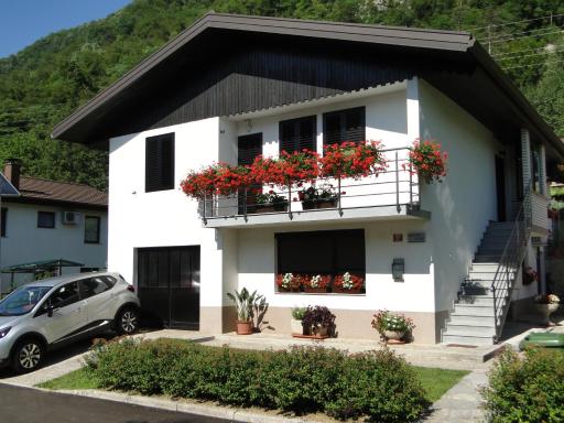 Apartma Jezero - Housity