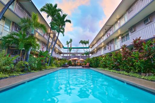 Pacific Marina Inn - Housity