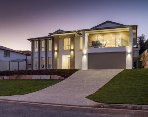 Brand New Executive Living 36 - Housity