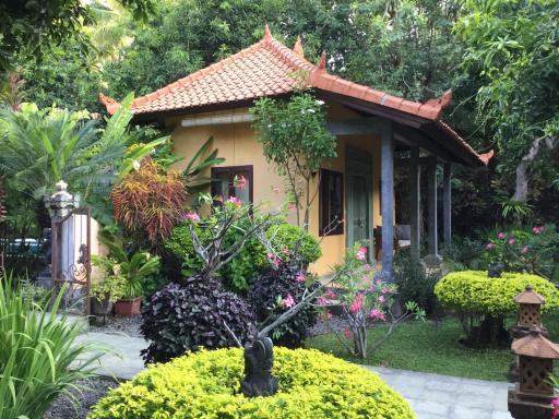 Guesthouse Taman Ayu - Housity