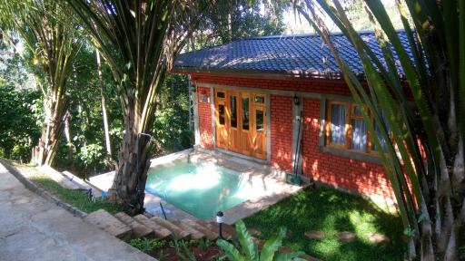 Tea Leaf Retreat - Housity