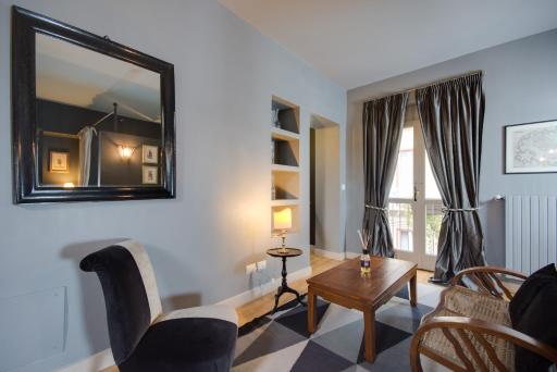 Porta Palace Apartments - Housity