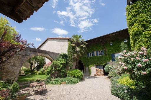 Le Clos Du Perret - Housity