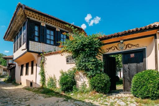 Zoev House - Housity