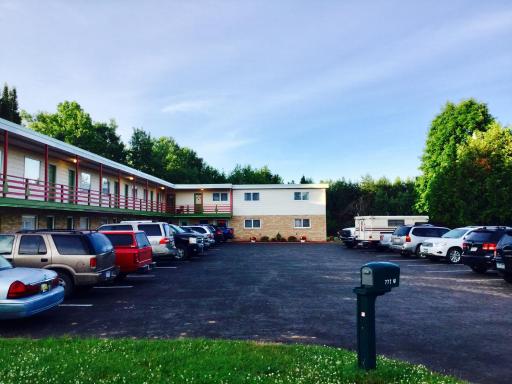 Cedars Motel - Housity
