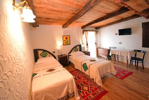 Hotel Tradita - Housity