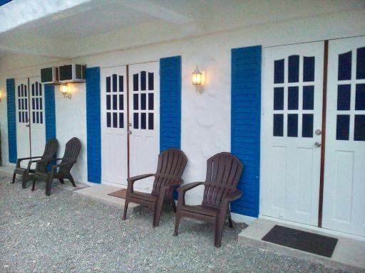 BlueCoco Baler Beach House - Housity