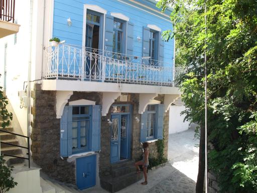 Traditional Houses Atzanou - Housity