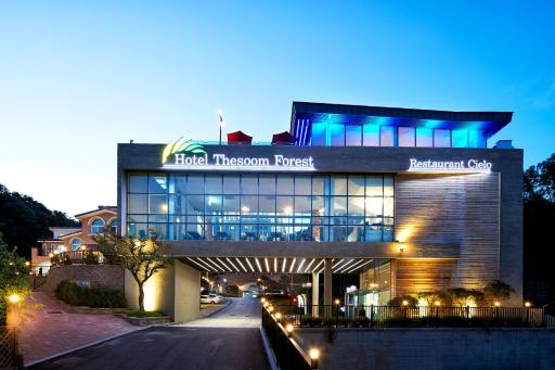 Hotel Thesoom Forest - Housity