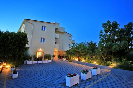 Apartments & rooms Stella Adriatica - Housity