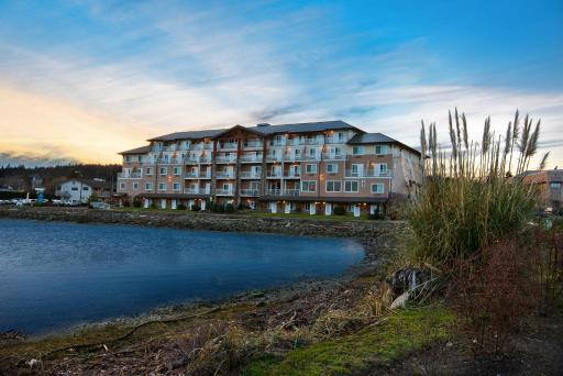 Oxford Suites Silverdale - Housity