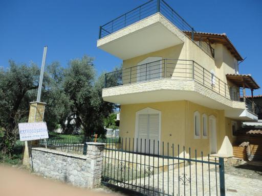 Luxury House Diakopto - Housity