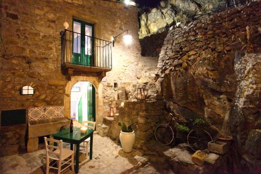 jusu e susu montagna mare - Housity