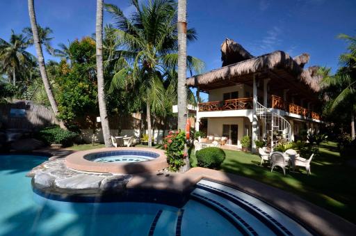 Mike's Dauin Dive Resort - Housity