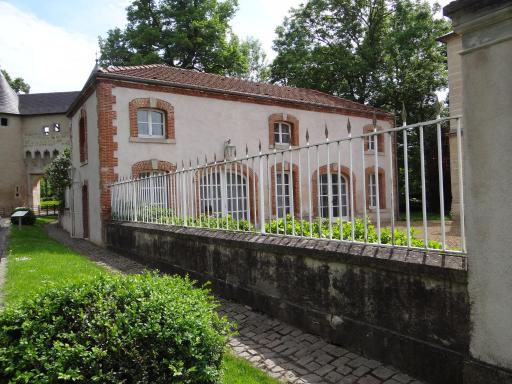 Château Mesny Gite Au Fil des Pages - Housity