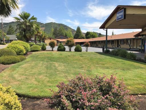 Bestway Inn - Housity