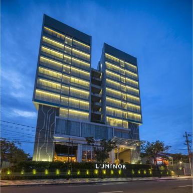 Luminor Hotel Jemursari By WH - Housity