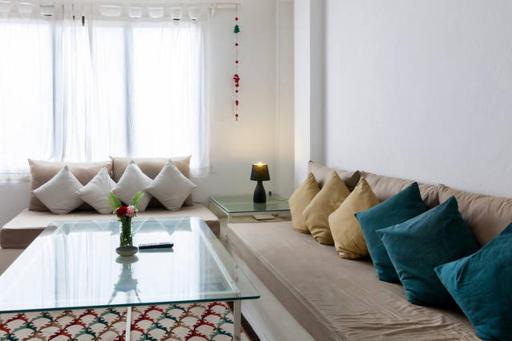 Four Red Doors Apartments - Housity