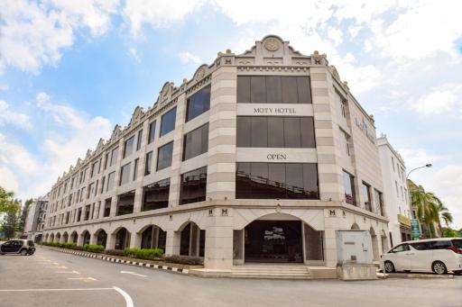 Moty Hotel - Housity