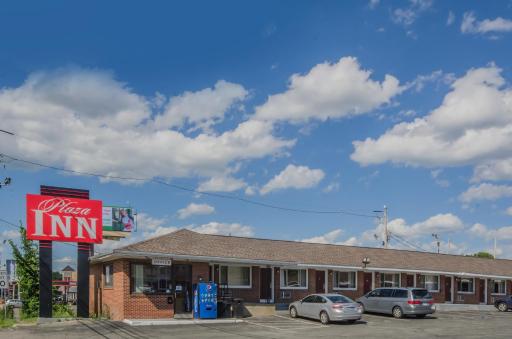 Plaza Inn - Housity
