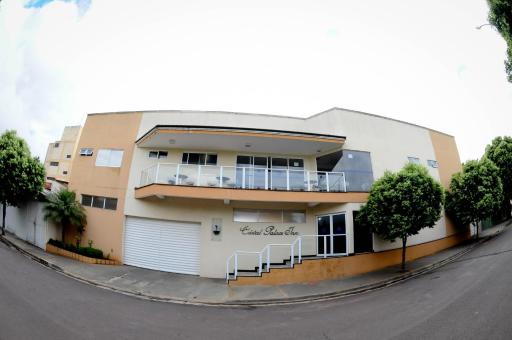 Cristal Palace Inn - Housity