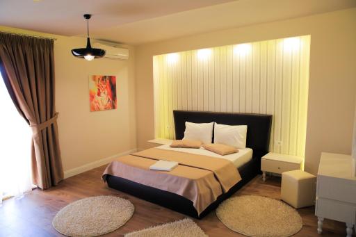 Hotel Kristal - Housity