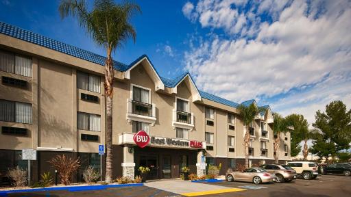 Best Western Plus Diamond Valley Inn - Housity