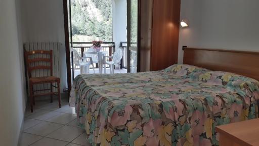 Hotel Roburent - Housity