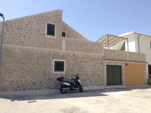 Stone House - Housity