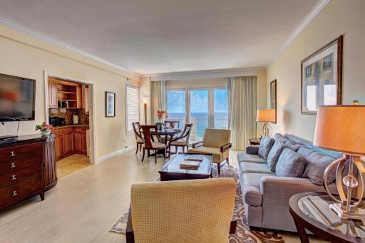 Sea View Hotel - Housity