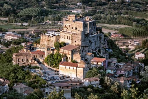 Castello di Limatola - Housity