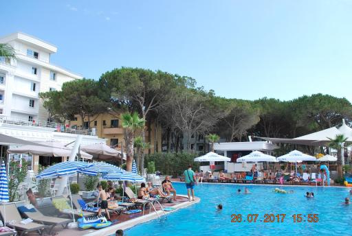 Fiona's Sea View Apartment - Housity