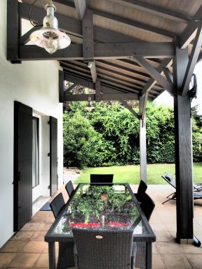 La Villa a Chateau Franc-Daut Sleeps 6 - Housity