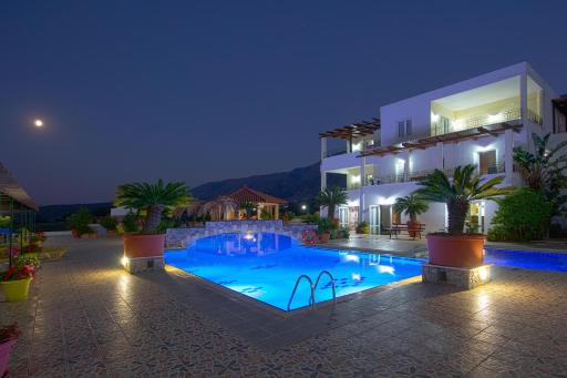 Pinelopi Apartments - Housity