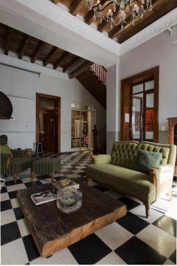 El Patio 77 B&B - Housity