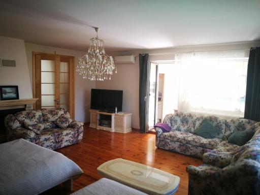 Irena Family House - Housity