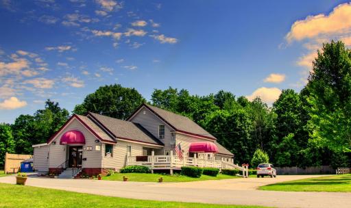 The Autumn Inn - Housity