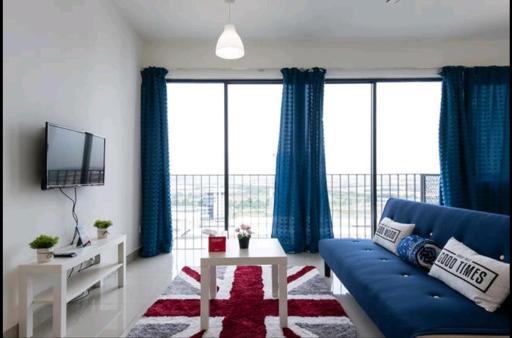 Miko's studio at Trefoil Setia Alam - Housity