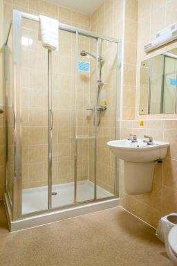 Ocean View Hotel - Housity