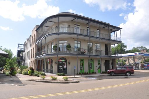 Little Easy w/Big Easy Style Oxford - Housity
